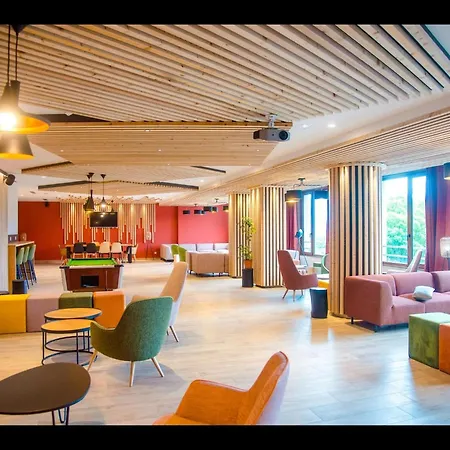 In Le Corbier With Heated Pool * Villarembert